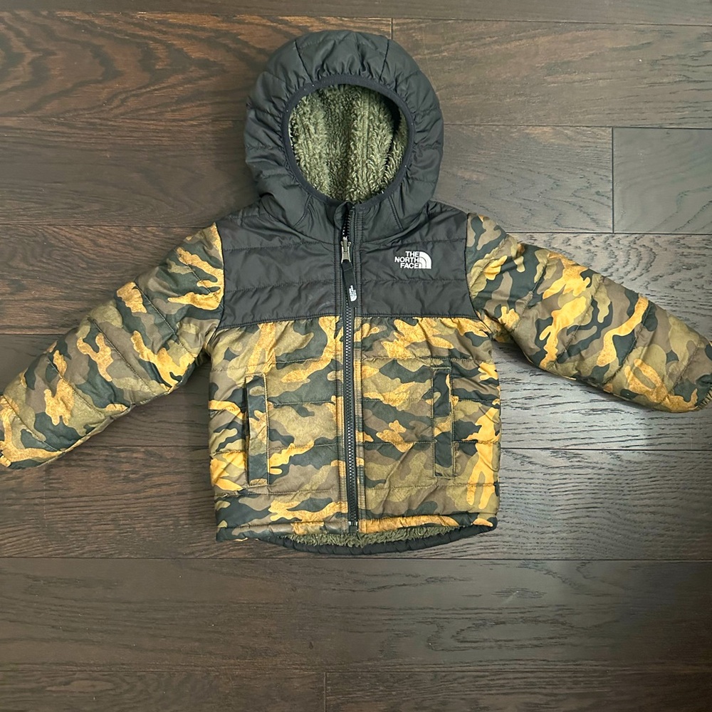 The North Face Camo Reversible Puffer Sherpa Jacket 3T